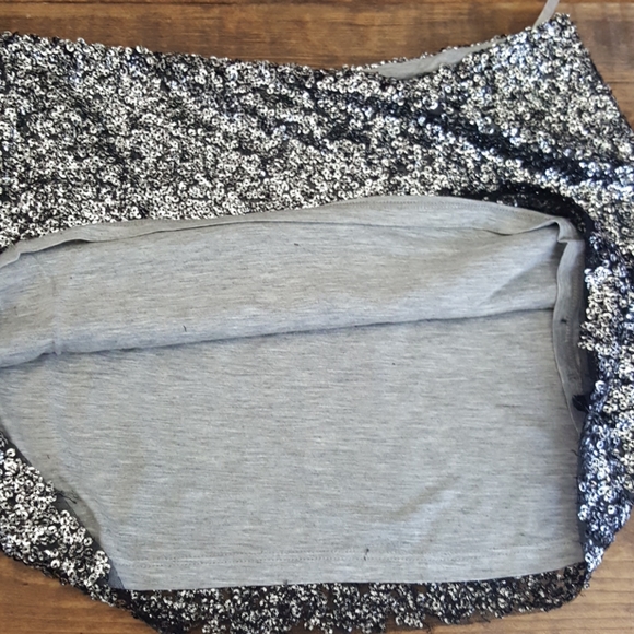 Love Sadie silver sequin mini skirt - Picture 4 of 4